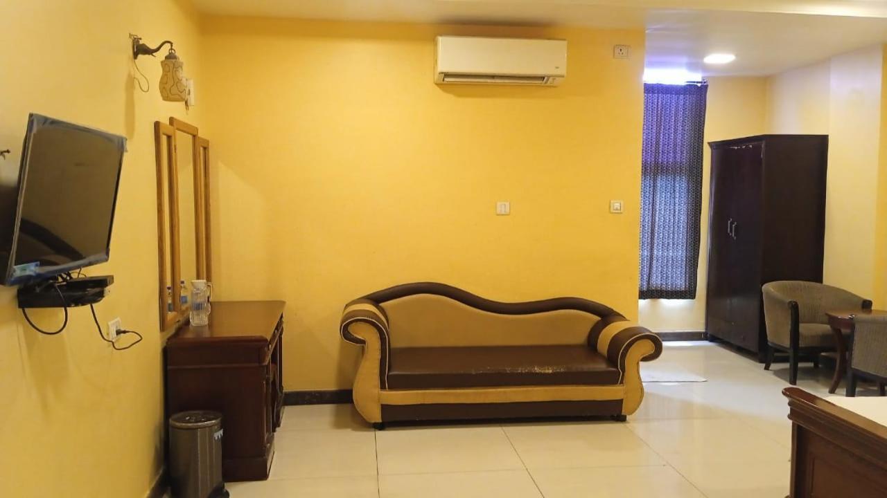 מלון ולורה Sriannamalaiyar Residency מראה חיצוני תמונה