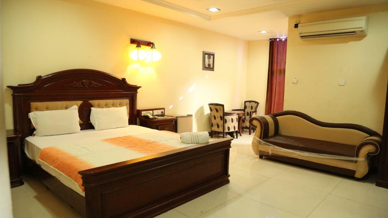 מלון ולורה Sriannamalaiyar Residency מראה חיצוני תמונה